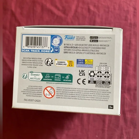 Funko Pop! Marvel Captain America Figure - Blue, Red, White - Picture 6 of 6